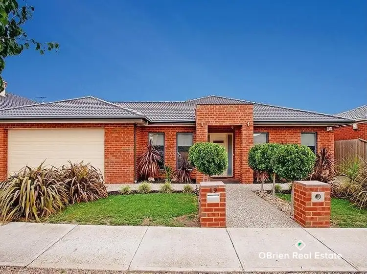 19 Edgecliff Close, Taylors Hill VIC 3037
