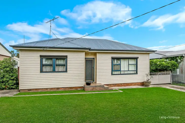 42 Dorothy Crescent, Colyton NSW 2760