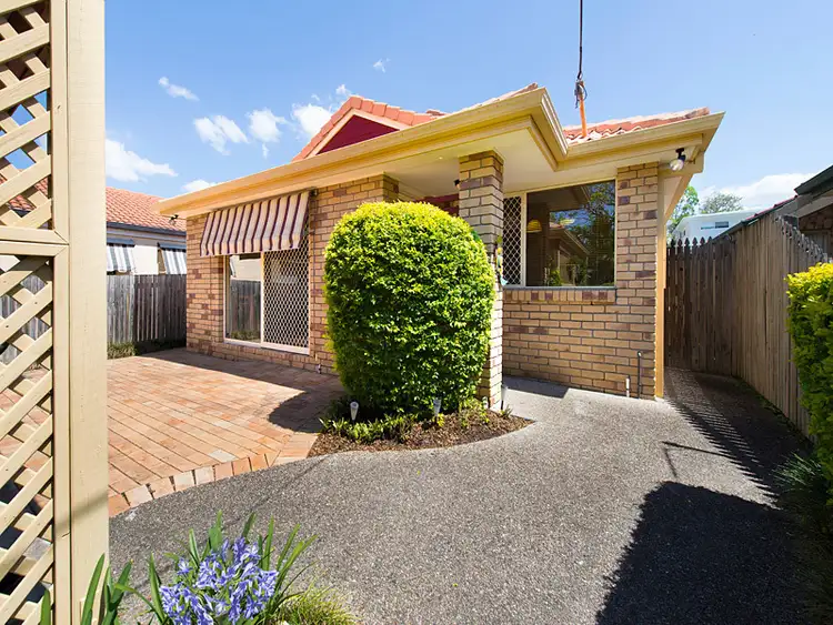 221 Long Street East Street, Graceville QLD 4075