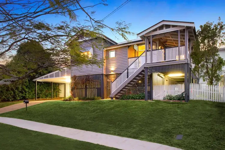 102 Clara Street, Camp Hill QLD 4152