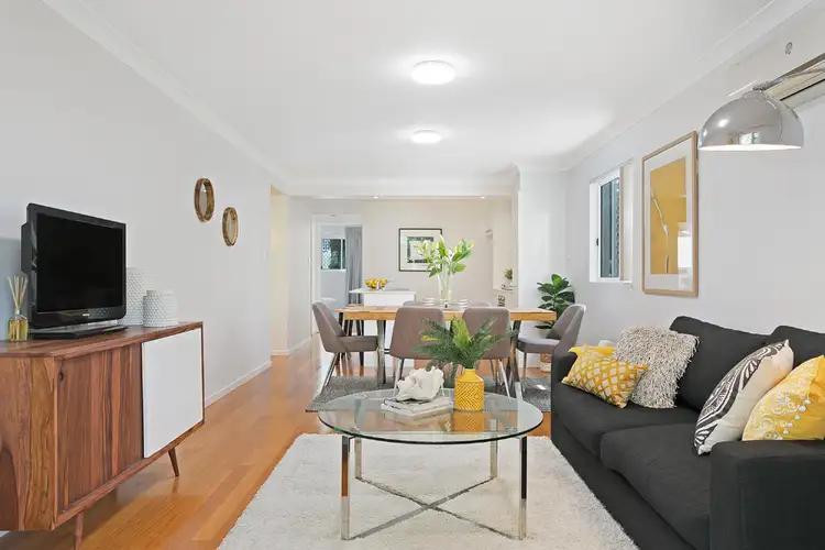 2/18 Julia Street, Wavell Heights QLD 4012