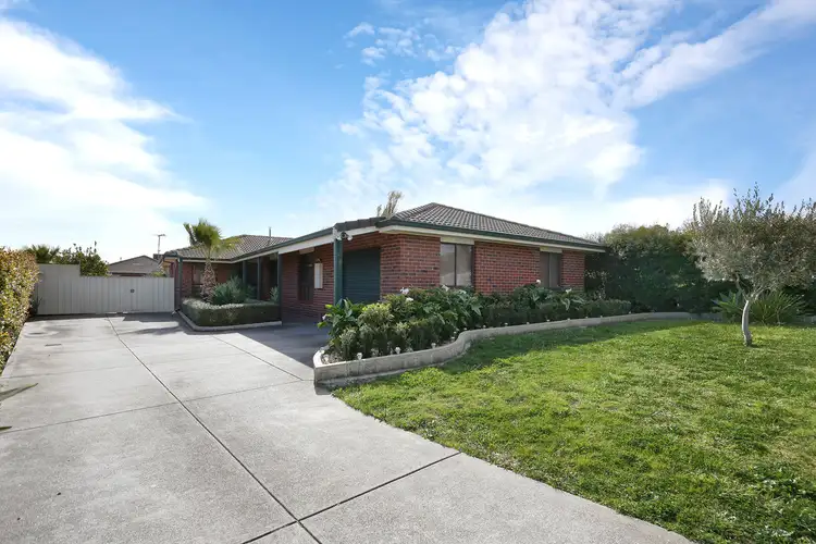 11 Dakara Close, Meadow Heights VIC 3048