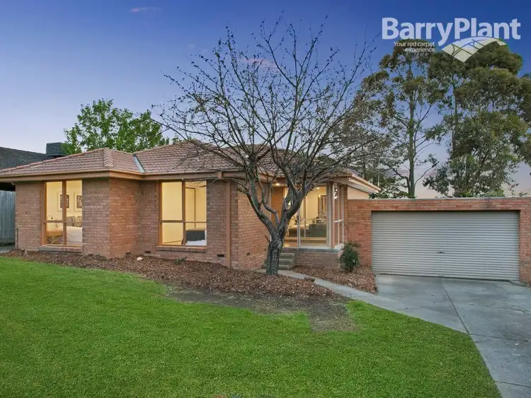15 Lodge Crescent, Berwick VIC 3806