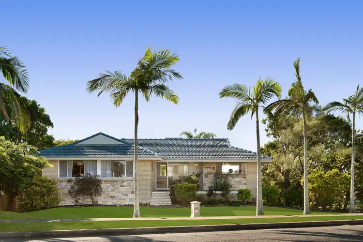 6 Primrose Parade, Wynnum West QLD 4178