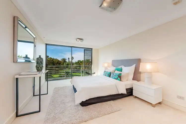 Third view of Homely apartment listing, 72/7 Macquarie Street, Sydney NSW 2000