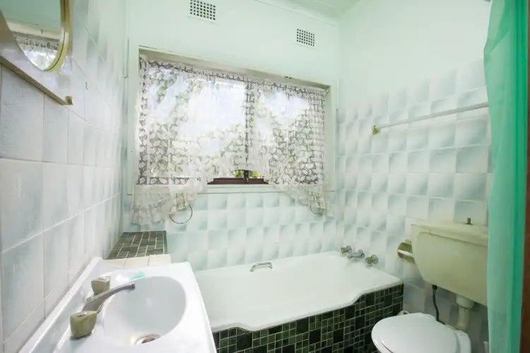 Fifth view of Homely house listing, 236 Prices Circuit, Woronora NSW 2232