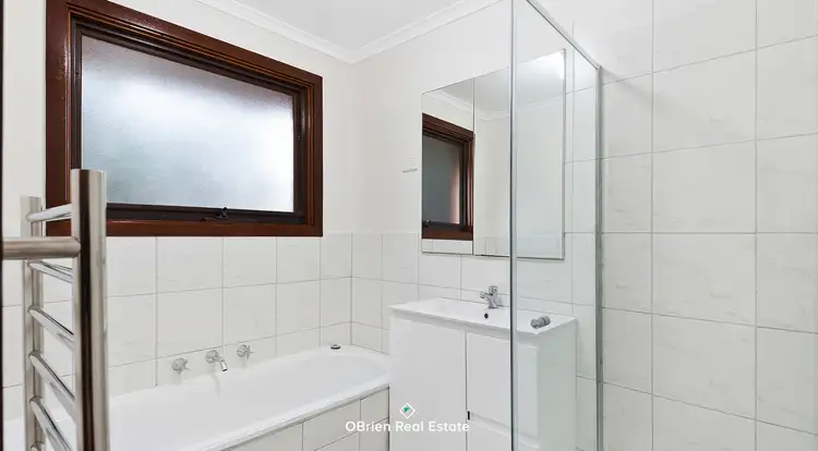 Fifth view of Homely house listing, 4 Eildon Road, Endeavour Hills VIC 3802