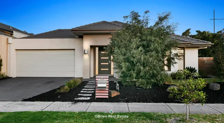 2 Portland Place, Waterways VIC 3195