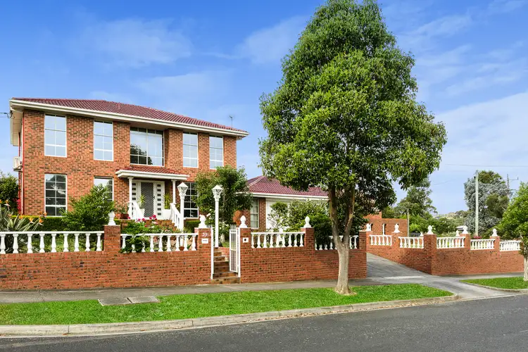 Main view of Homely house listing, 39 Furneaux Grove, Bulleen VIC 3105
