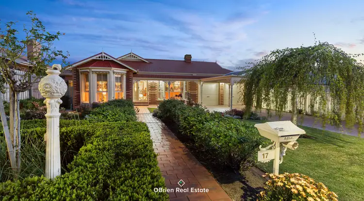 17 Edrington Park Drive, Berwick VIC 3806