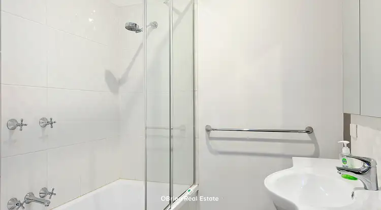 Fifth view of Homely house listing, 7 Montrose Court, Endeavour Hills VIC 3802
