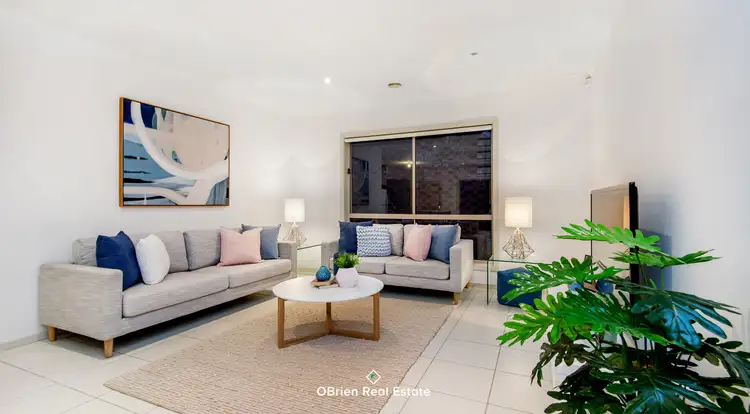 Third view of Homely house listing, 8 Lorikeet Court, Pakenham VIC 3810