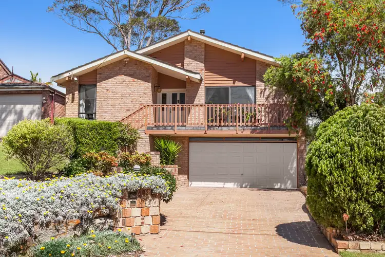 62 Bignell Street, Illawong NSW 2234