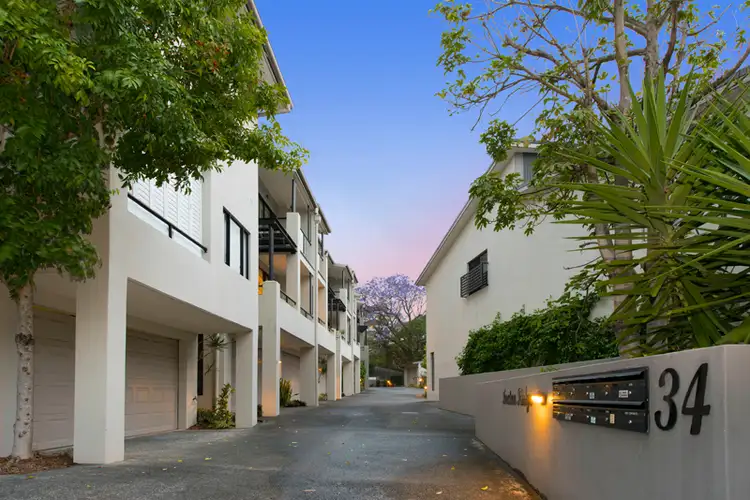 2/34 Foxton Street, Indooroopilly QLD 4068