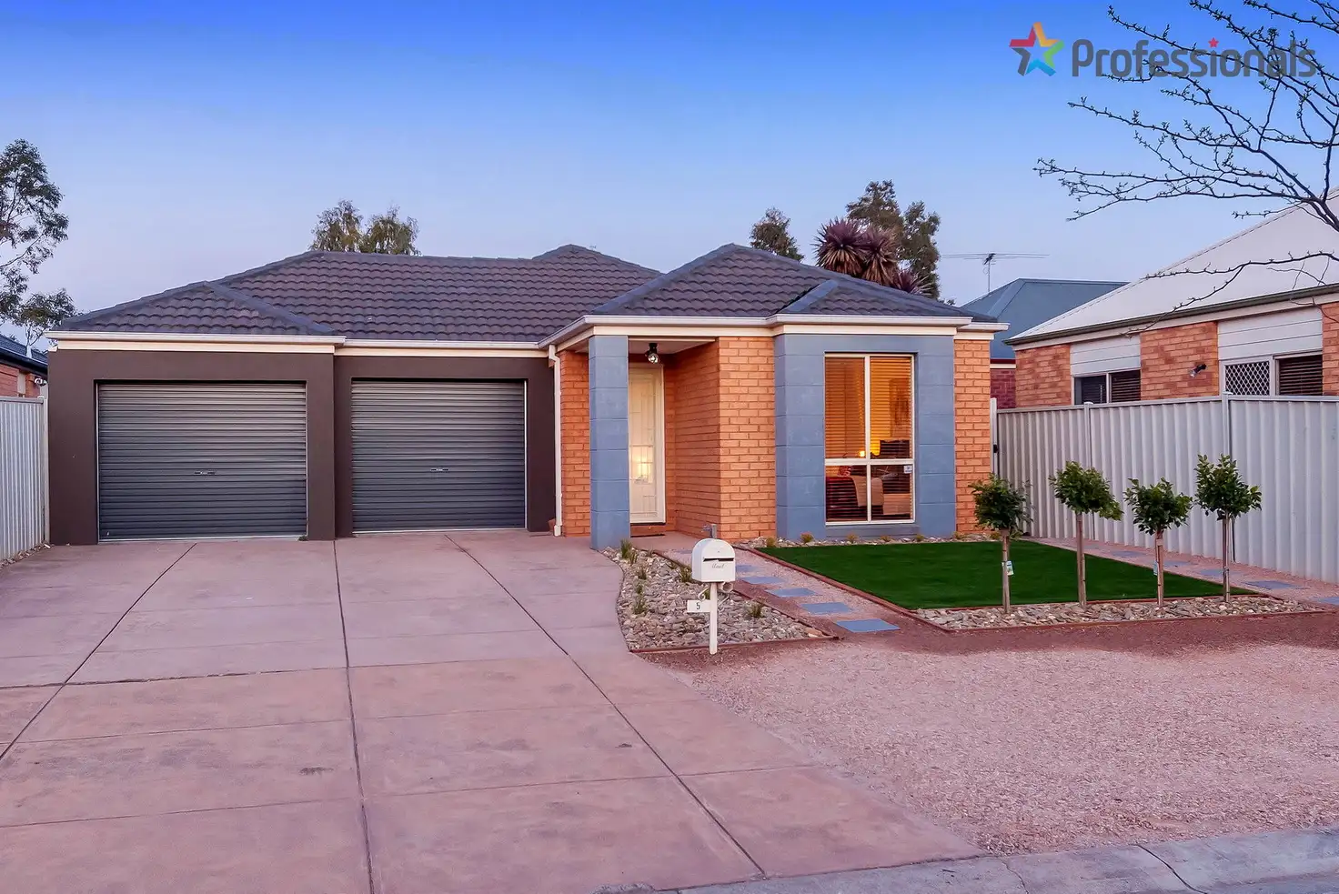 Main view of Homely house listing, 5 Hunts Cross Way, Caroline Springs VIC 3023