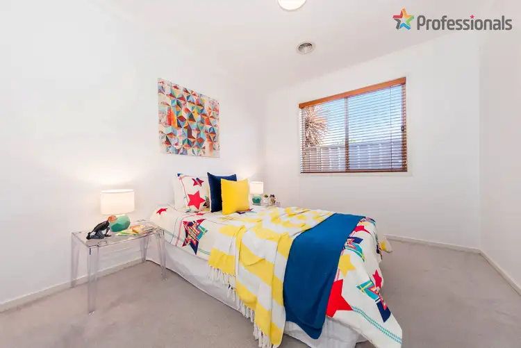 Fourth view of Homely house listing, 5 Hunts Cross Way, Caroline Springs VIC 3023