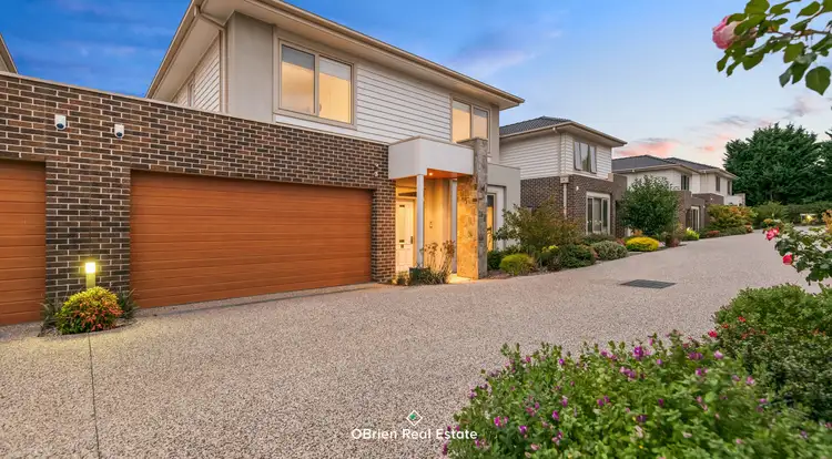 Main view of Homely unit listing, 10/14 Avard Court, Berwick VIC 3806