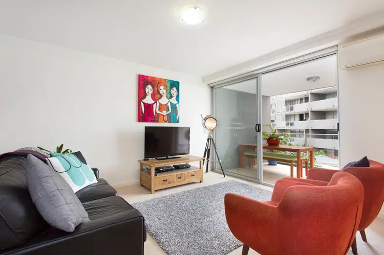 125/95 Clarence Road, Indooroopilly QLD 4068
