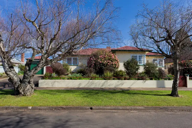 9 Henry Street, Sheffield TAS 7306