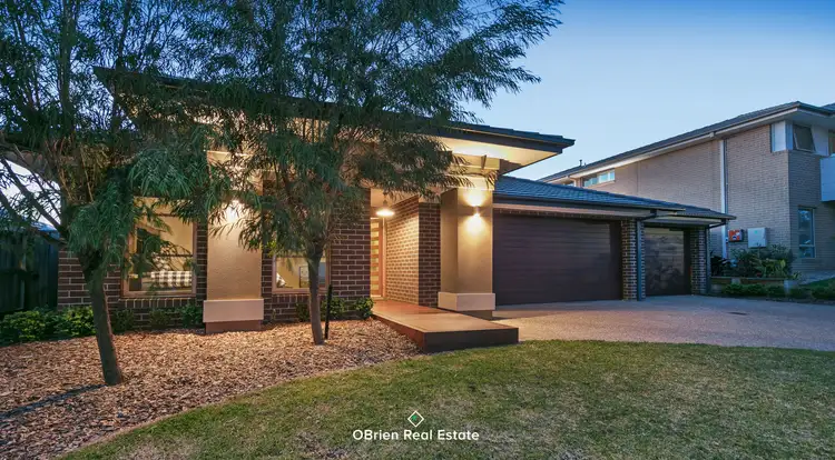5 Grattan Way, Pakenham VIC 3810