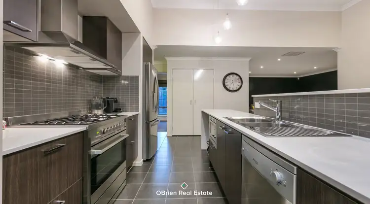 Fourth view of Homely house listing, 5 Grattan Way, Pakenham VIC 3810