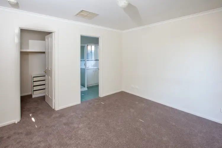 Fifth view of Homely house listing, 5 Lytham Court, Wodonga VIC 3690