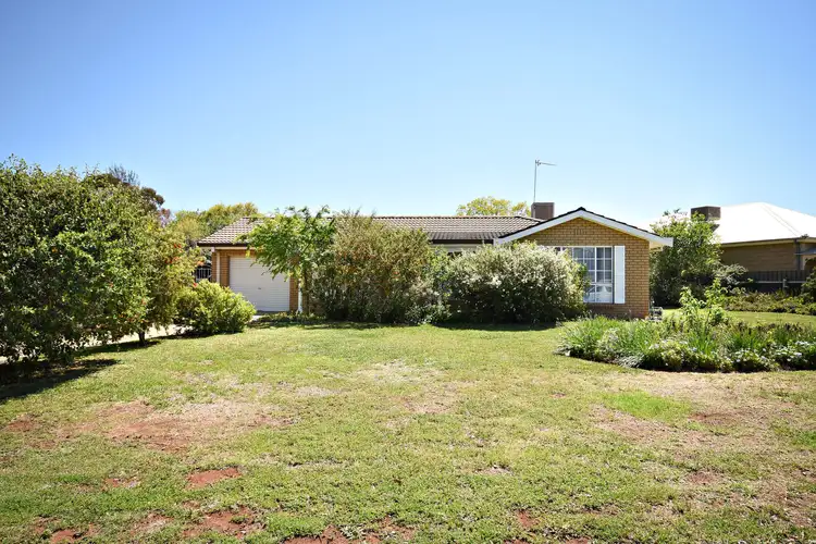 11 Kensington Avenue, Dubbo NSW 2830