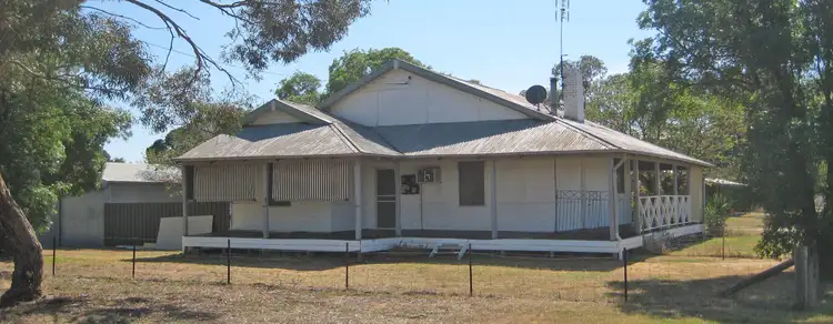 10 Burnes Street, Mathoura NSW 2710