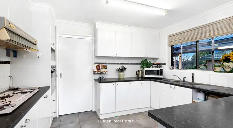 Third view of Homely house listing, 2 Melliodora Court, Endeavour Hills VIC 3802