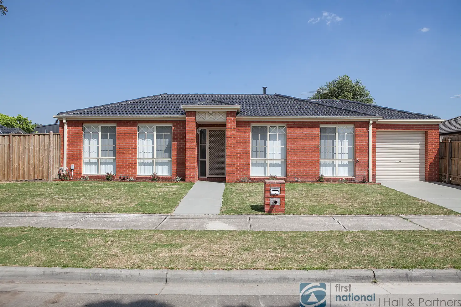 Main view of Homely unit listing, 1/27 Wattle Drive, Doveton VIC 3177