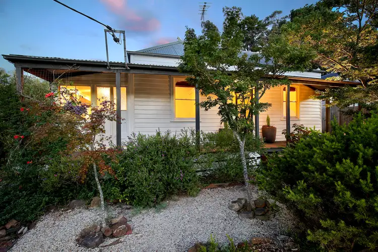 27 Lookout Street, Blackheath NSW 2785