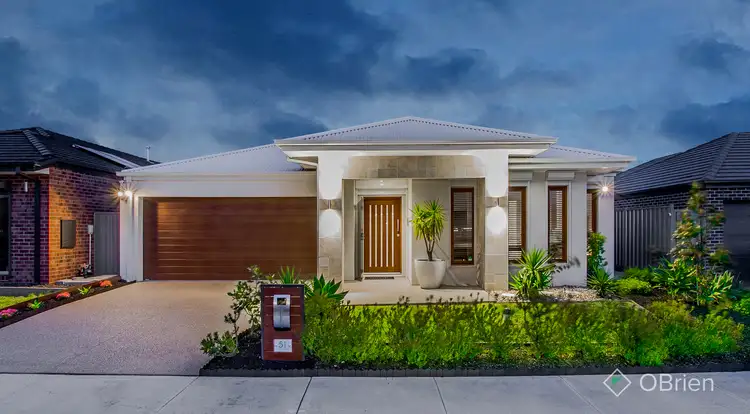 51 Stark Circuit, Cranbourne East VIC 3977