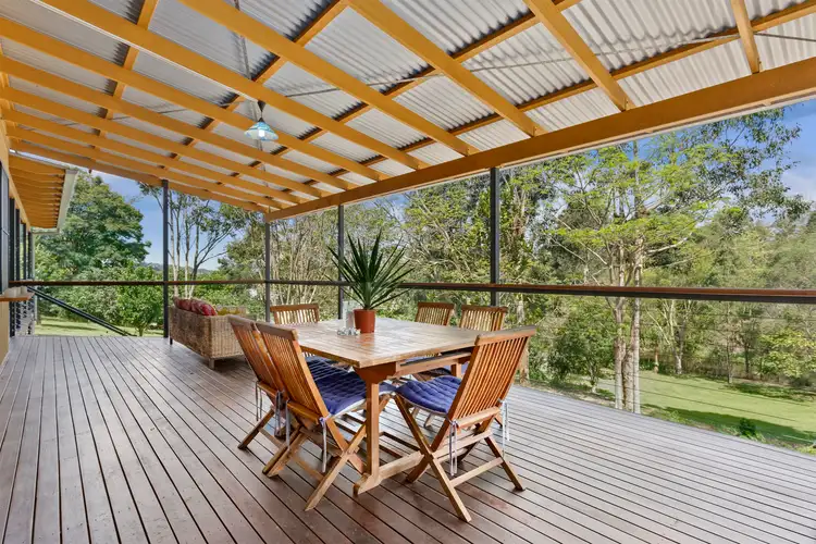 4 Woodview Street, Samford Valley QLD 4520