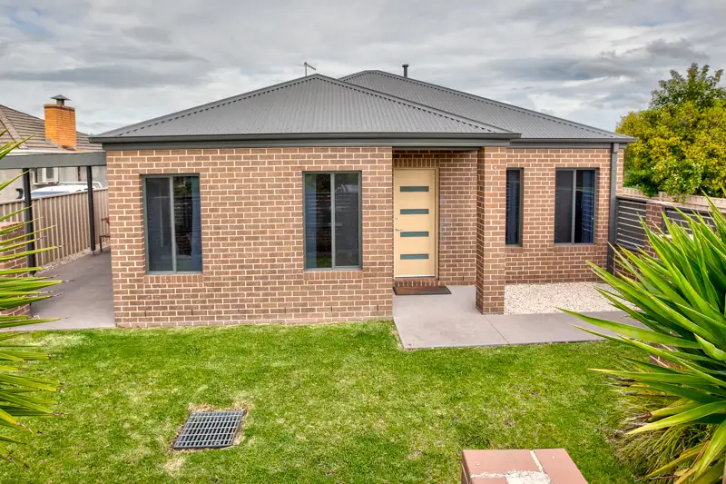 Main view of Homely townhouse listing, 1/94 Mitchell Street, Wodonga VIC 3690