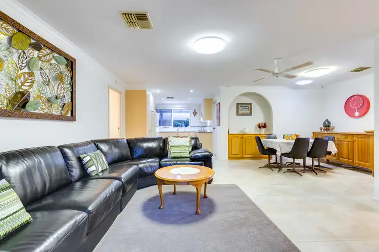 20 Sherbrooke Crescent, Taylors Lakes VIC 3038