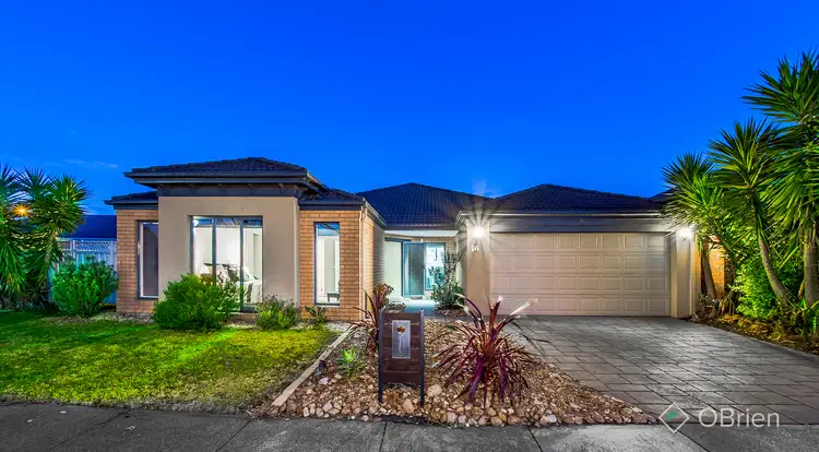 10 Thenford Close, Cranbourne East VIC 3977