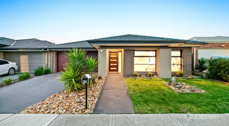 17 Forest Drive, Clyde North VIC 3978