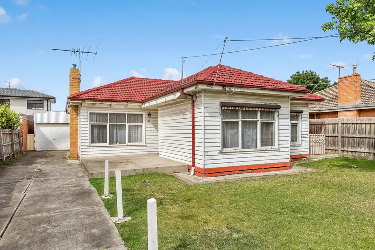 11 Downing Street, Sunshine North VIC 3020