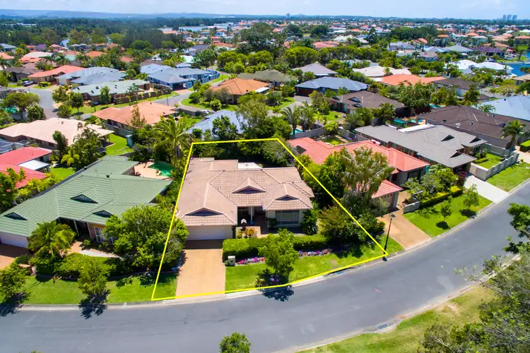 9 Martingale Circuit, Clear Island Waters QLD 4226