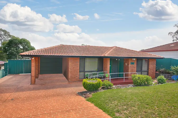 25 Octavia Avenue, Rosemeadow NSW 2560