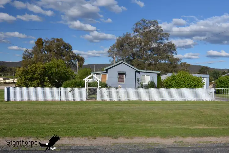 19 Treverton Street, Wallangarra QLD 4383