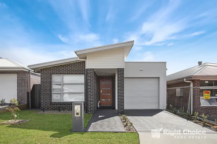 17 Bartlett Crescent, Calderwood NSW 2527