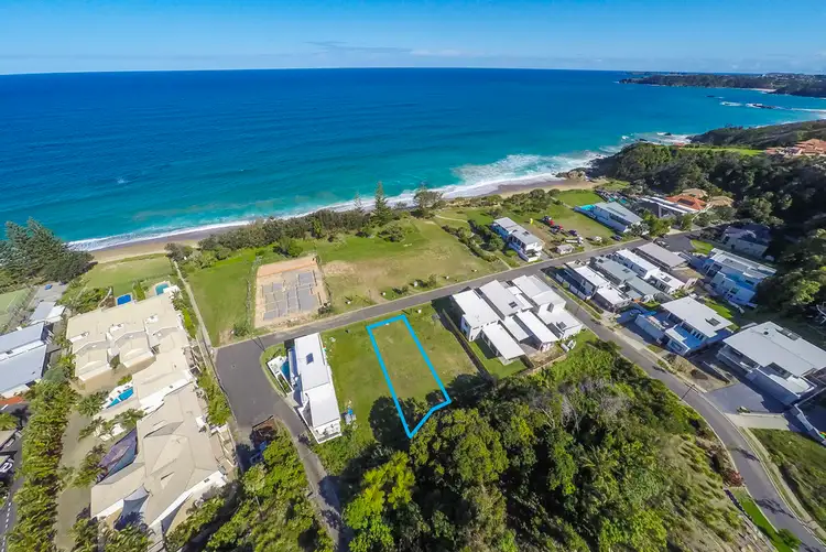 17 Oceanfront Drive, Sapphire Beach NSW 2450