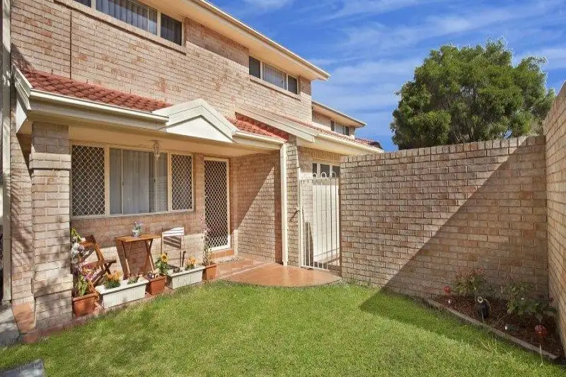 Main view of Homely house listing, 2/16 Bensley Close, Lake Haven NSW 2263