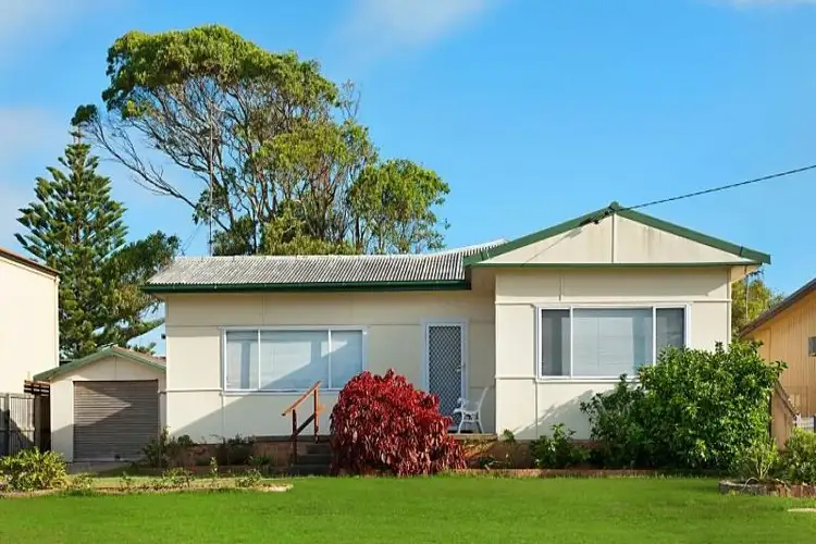 24 Maitland Street, Norah Head NSW 2263