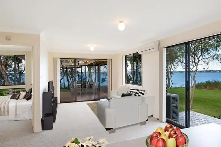 65 Malvina Parade, Lake Haven NSW 2263