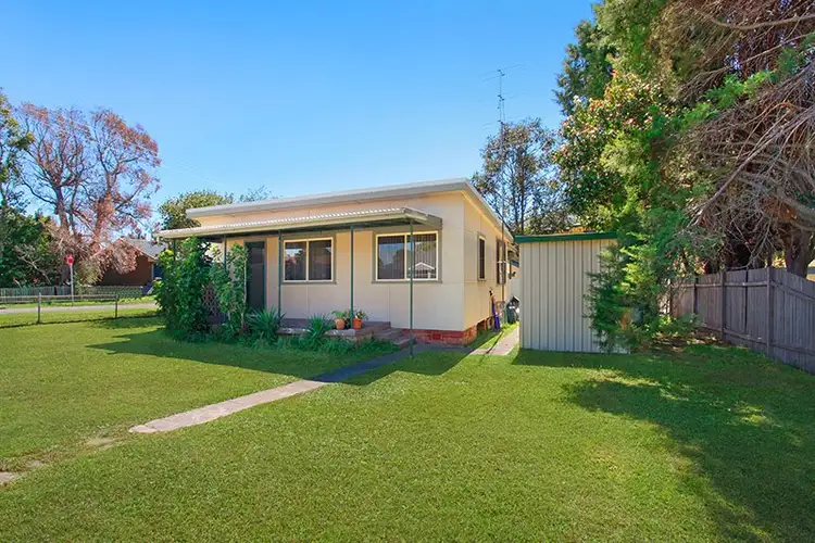 27 Wallarah Road, Gorokan NSW 2263