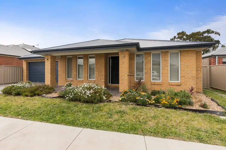 7 McMahon Drive, Ballan VIC 3342