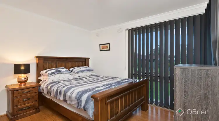 Fifth view of Homely house listing, 4 Heathmere Crescent, Endeavour Hills VIC 3802