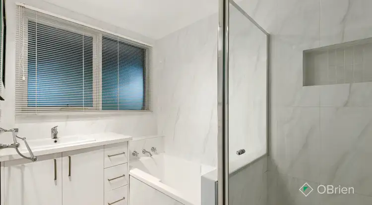 Sixth view of Homely house listing, 4 Heathmere Crescent, Endeavour Hills VIC 3802